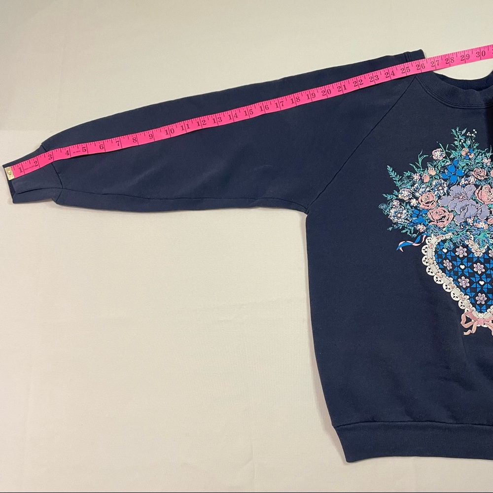 Vintage Women’s Puff Paint Pullover Crewneck Size Medium - Picture 8 of 8